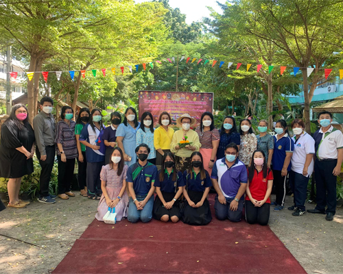 ตักบาตรดอกไม้บูชาพระอุปคุตและร่วมเป็นเจ้าภาพในการสวดบังสกุลให้กับผู้ที่ล่วงลับและร่วมกิจกรรมลอยกระทง ณ วัดอัมพวัน  ต.บางขันหมาก อ.เมือง จ.ลพบุรี