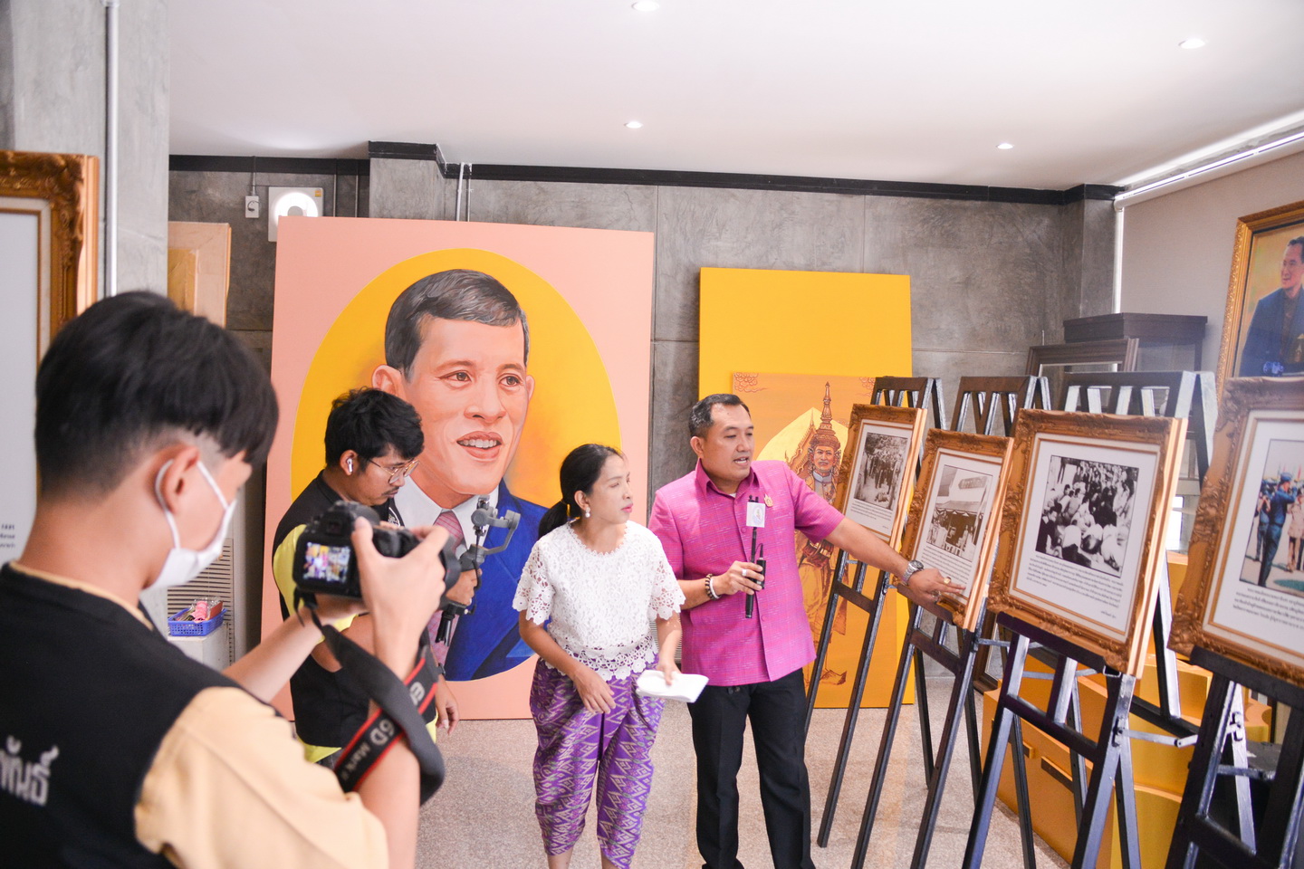 ร่วมให้การต้อนรับ คุณสุภาวดี สมศรี นักประชาสัมพันธ์ ชำนาญการ สำนักงานประชาสัมพันธ์จังหวัดลพบุรี และทีมงาน