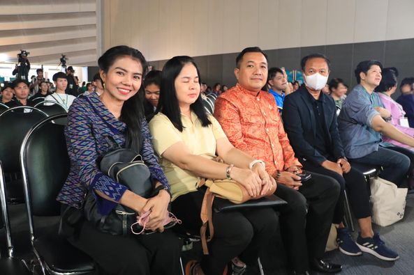 นำชุดการแสดง "โฮแซวโคกเจริญ“ ในนามมหาวิทยาลัยราชภัฏเทพสตรี แสดงในงานศิลปวัฒนธรรมอุดมศึกษา ครั้งที่ 22