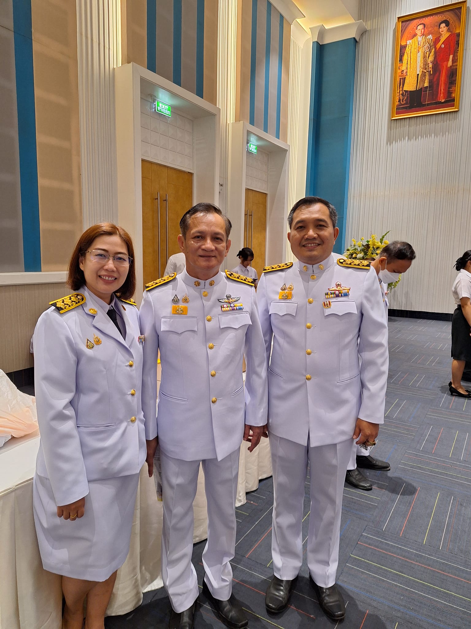 ร่วมพิธีถวายพระพรชัยมงคล ถวายบังคม