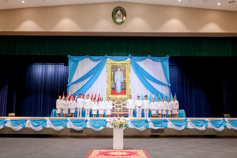 พิธีจุดเทียนถวายพระพรชัยมงคล กล่าวถวายพระพรชัยมงคล และพิธีลงนามถวายพระพร
