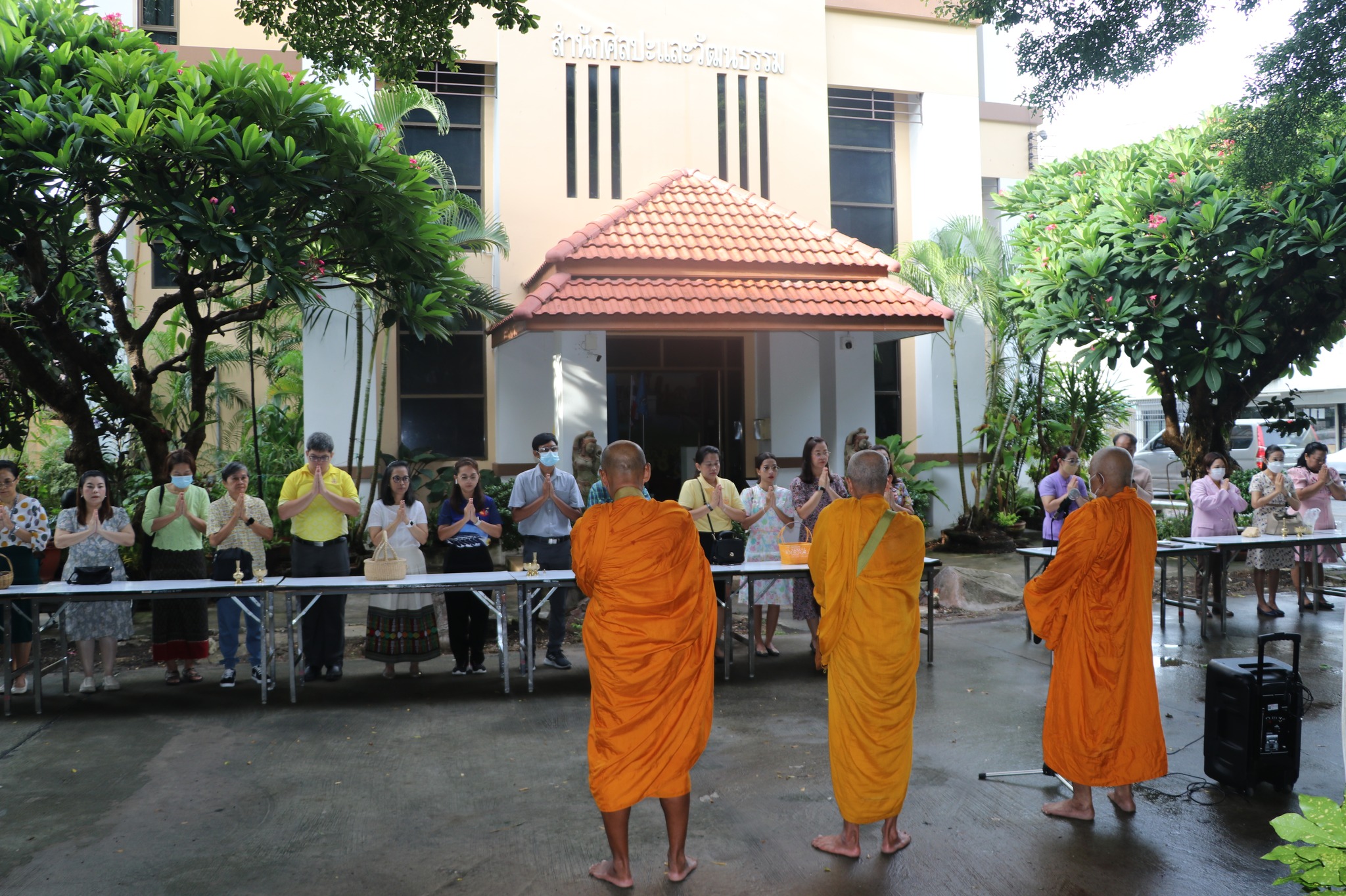 กิจกรรมตักบาตรประจำสัปดาห์ วันพุธที่ 28 สิงหาคม 2567