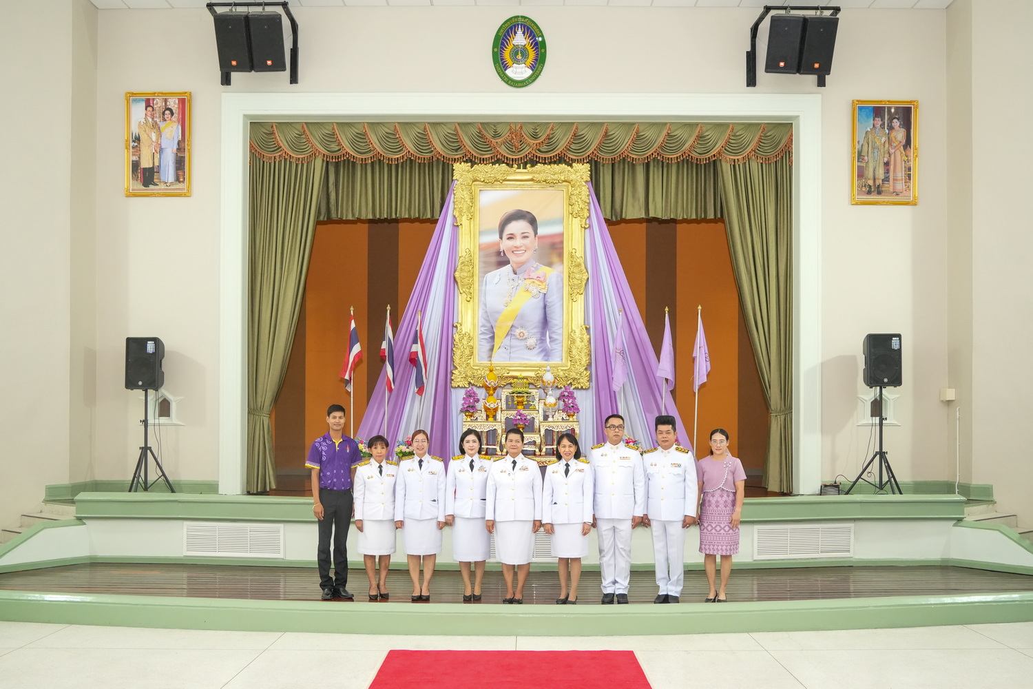 พิธีถวายพานพุ่มทอง-พานพุ่มเงิน และพิธีจุดเทียนถวายพระพรชัยมงคล เนื่องในโอกาสวันเฉลิมพระชนมพรรษา สมเด็จพระนางเจ้าสุทิดา พัชรสุธาพิมลลักษณ พระบรมราชินี วันที่ 3 มิถุนา
